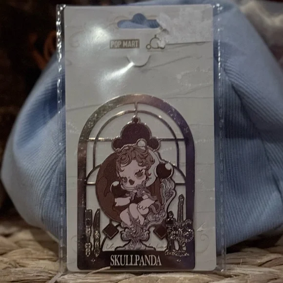POP MART Skullpanda The Feast Begins Metal Bookmark (Rose Gold) – New Sealed - Picture 2 of 4